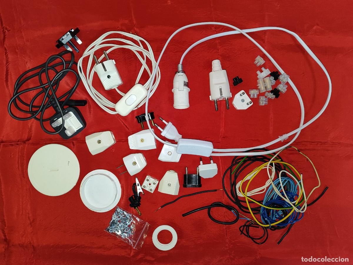 Segunda mano: GRAN LOTE ART&Iacute;CULOS DE ELECTRICIDAD. - Foto 2