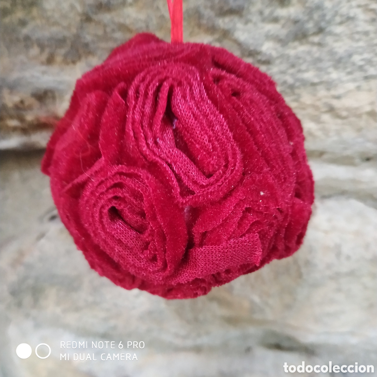Segunda mano: Bolas rojas de navidad de terciopelo - Foto 2