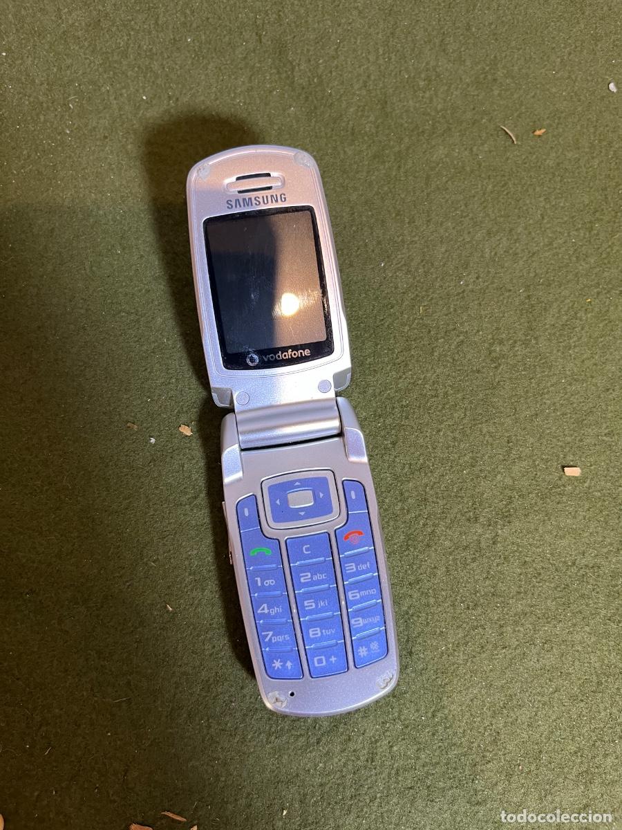 D'Occasion: Tel&eacute;fono m&oacute;vil Samsung SGH-V200 Vodafone (2003) &ndash; C&aacute;mara giratoria &ndash; M&oacute;vil vintage de colecci&oacute;n
