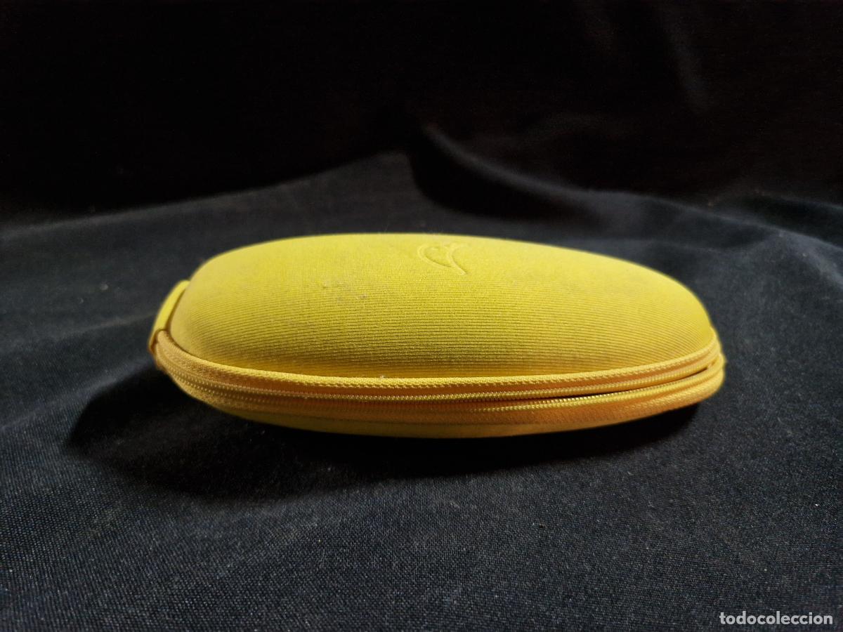 Segunda mano: BONITO ESTUCHE PARA GAFAS. COLOR AMARILLO. - Foto 2