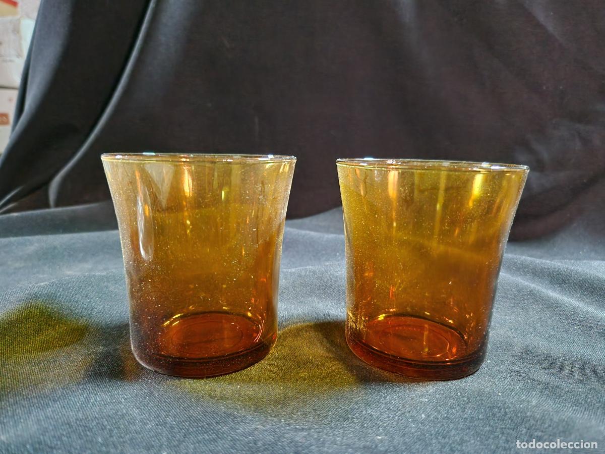 Segunda mano: 2 BONITOS VASOS AMBAR. MEDIDA 9*9