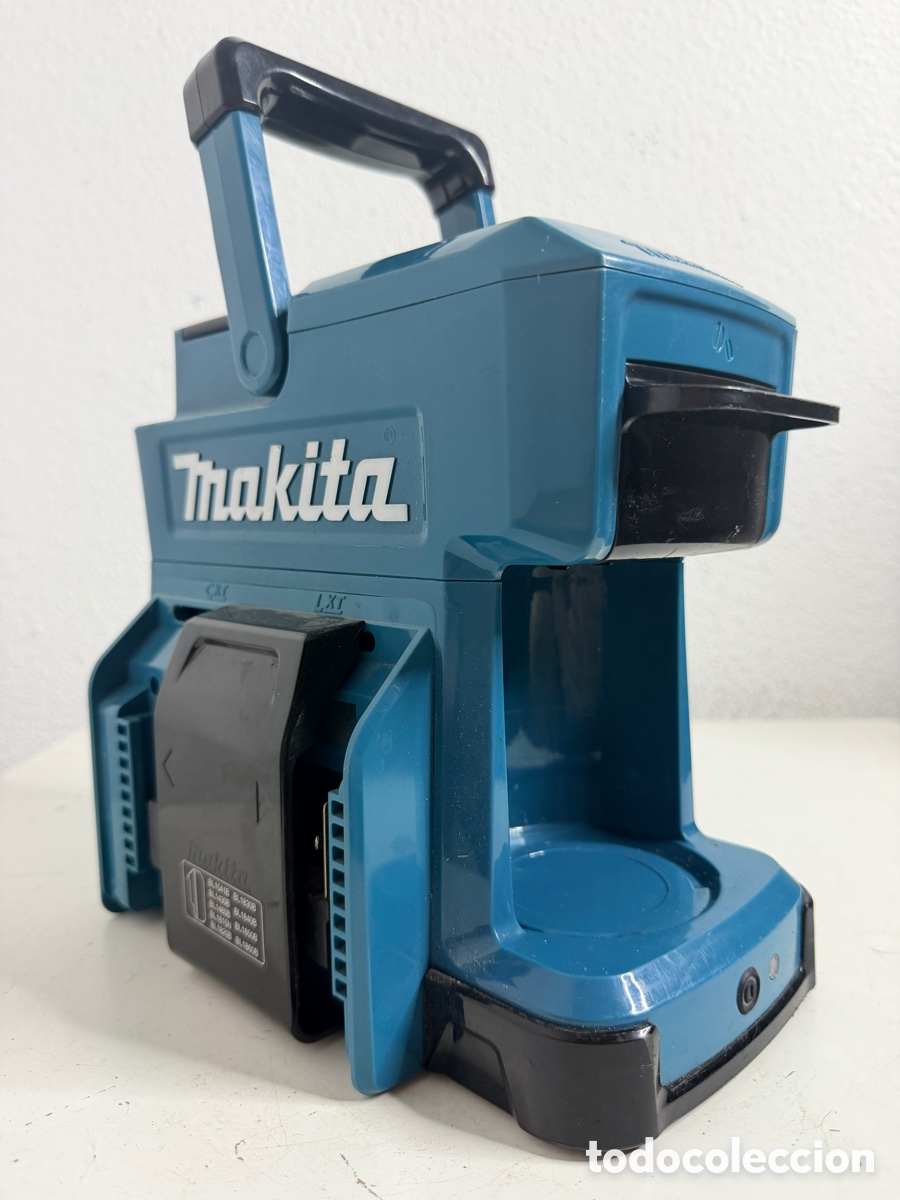 Segunda mano: Makita DCM501 Cafetera en color azul turquesa sin bater&iacute;a