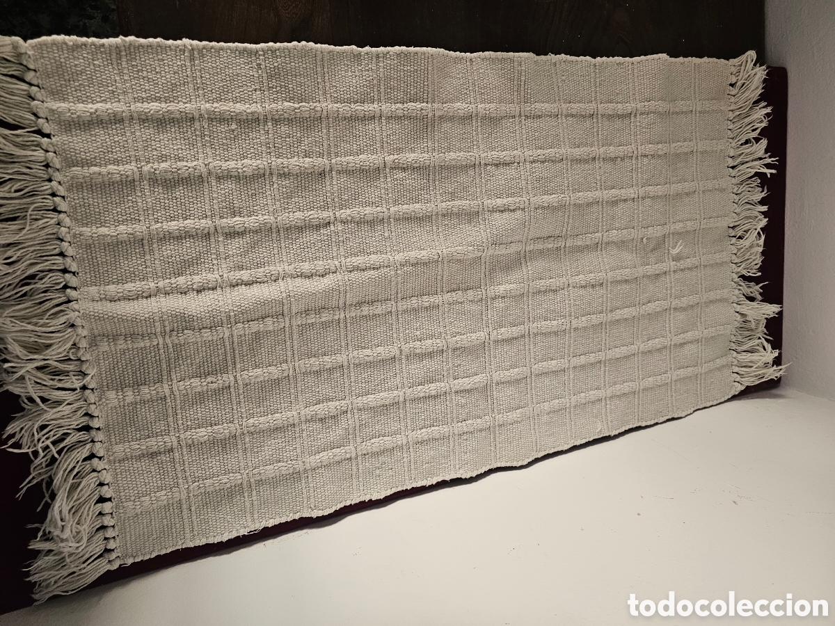 Segunda mano: Alfombra de Algod&oacute;n Tejida a Mano con Borlas - Estilo N&oacute;rdico y Acogedore