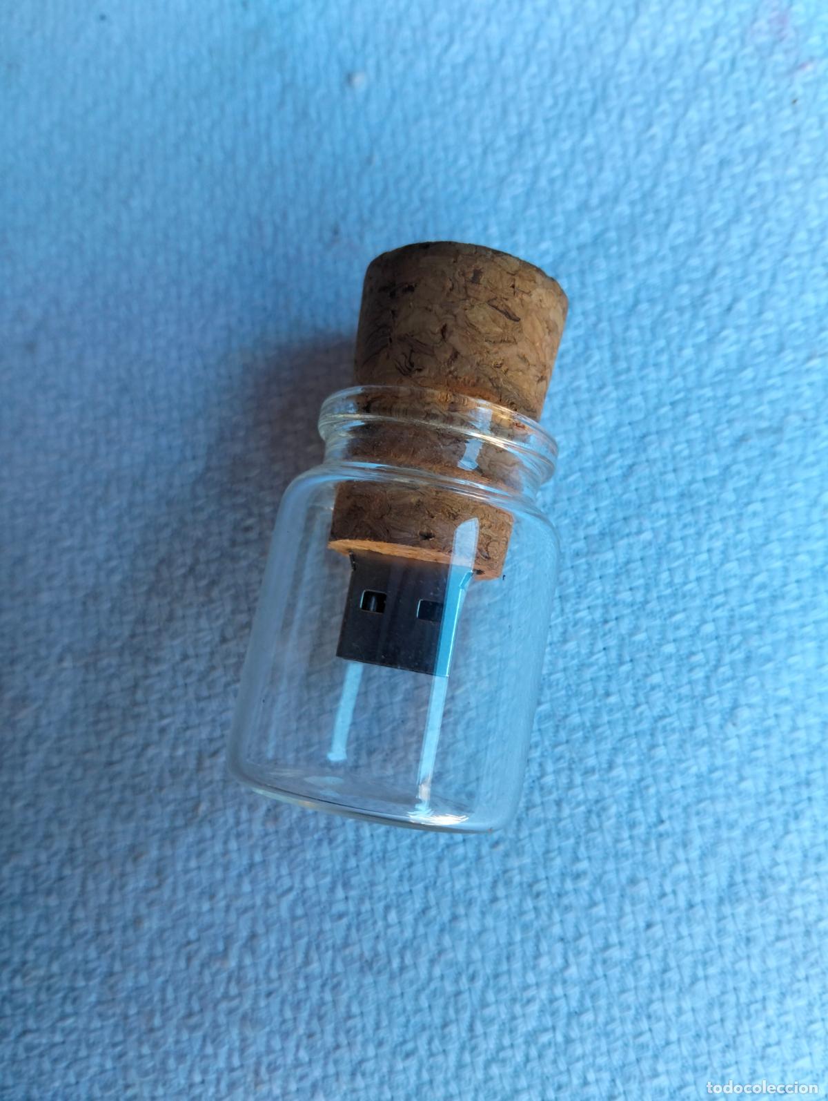 Segunda mano: Curioso pen drive de propaganda en interior de botella de cristal con corcho