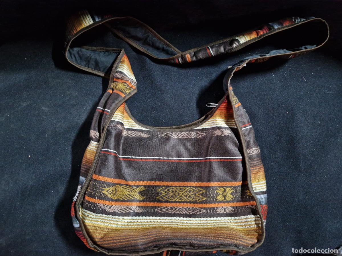 Segunda mano: BONITO BOLSO PARA MUJER. DISE&Ntilde;O COLORES.
