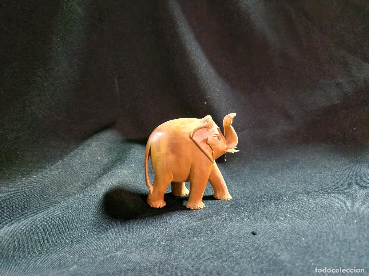 Segunda mano: BONITO ELEFANTE DE PORCELANA DECORATIVO.