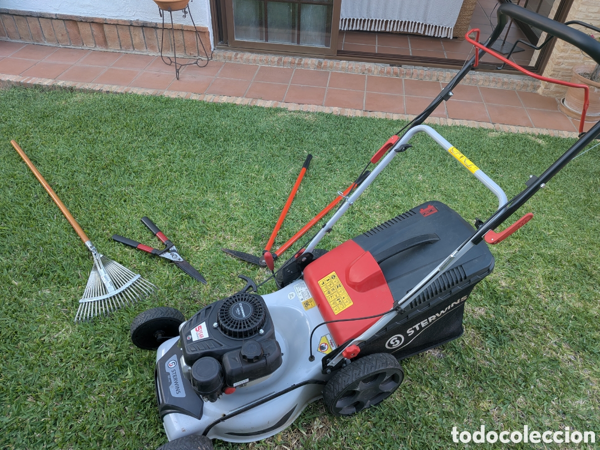 Segunda mano: Cortac&eacute;sped y otros utensilios de jard&iacute;n.