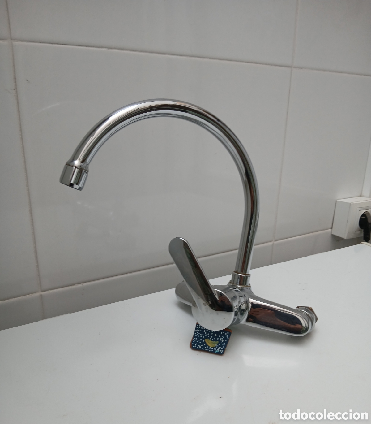 Segunda mano: Grifo cocina ROCA monomando, para pared
