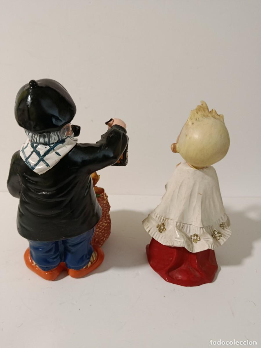 Segunda mano: FIGURAS DE OLENTZERO Y MONAGUILLO CANTANDO - Foto 5