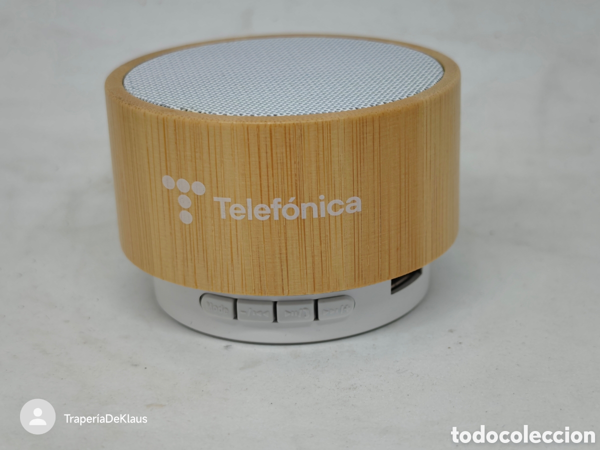 Segunda mano: Altavoz Bluetooth promocional de Telef&oacute;nica con acabado estilo madera