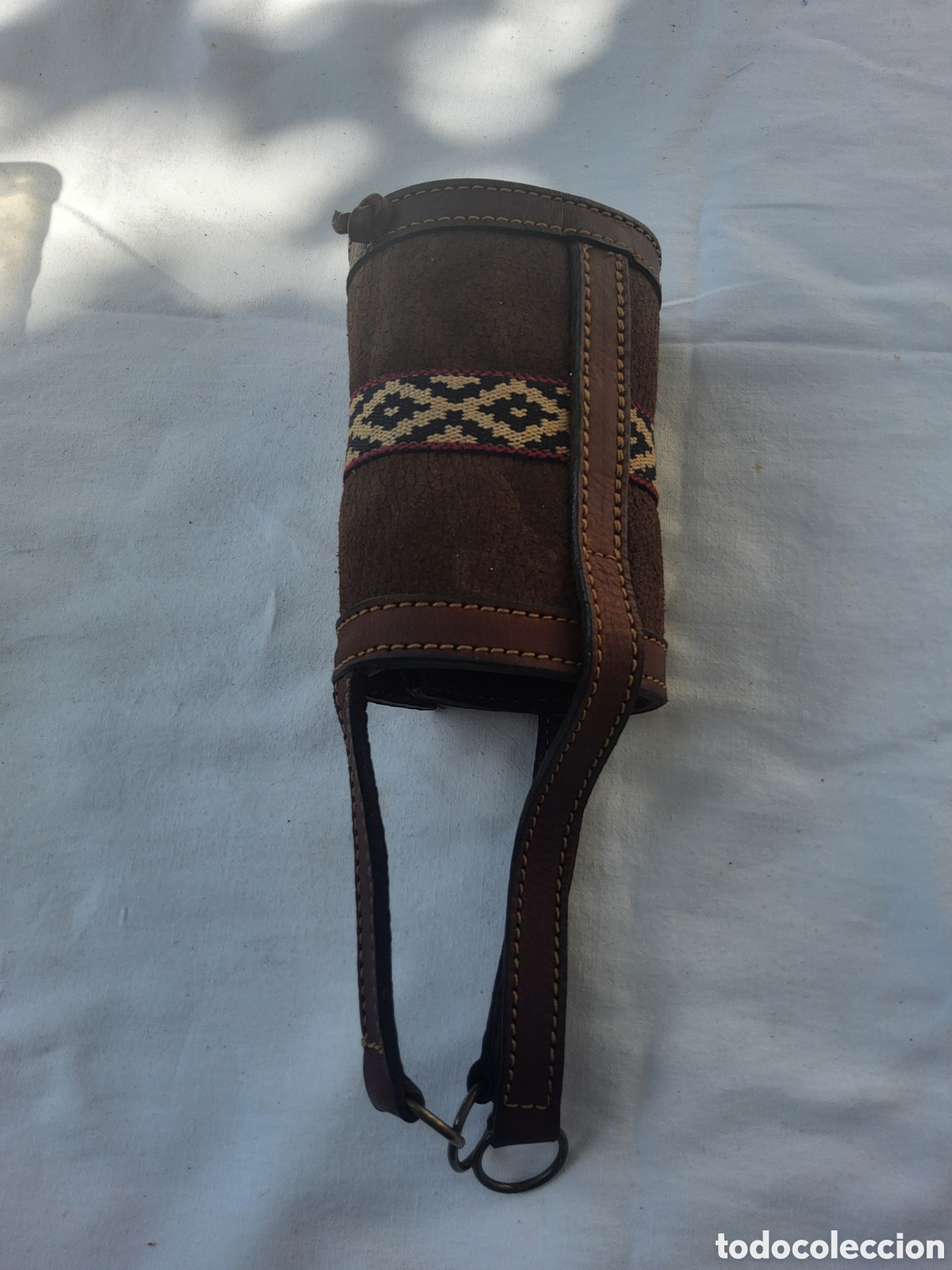 Segunda mano: Mu&ntilde;equera de cuero para cetreria