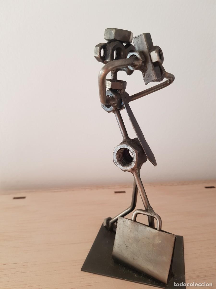 Segunda mano: BONITA FIGURA DE METAL