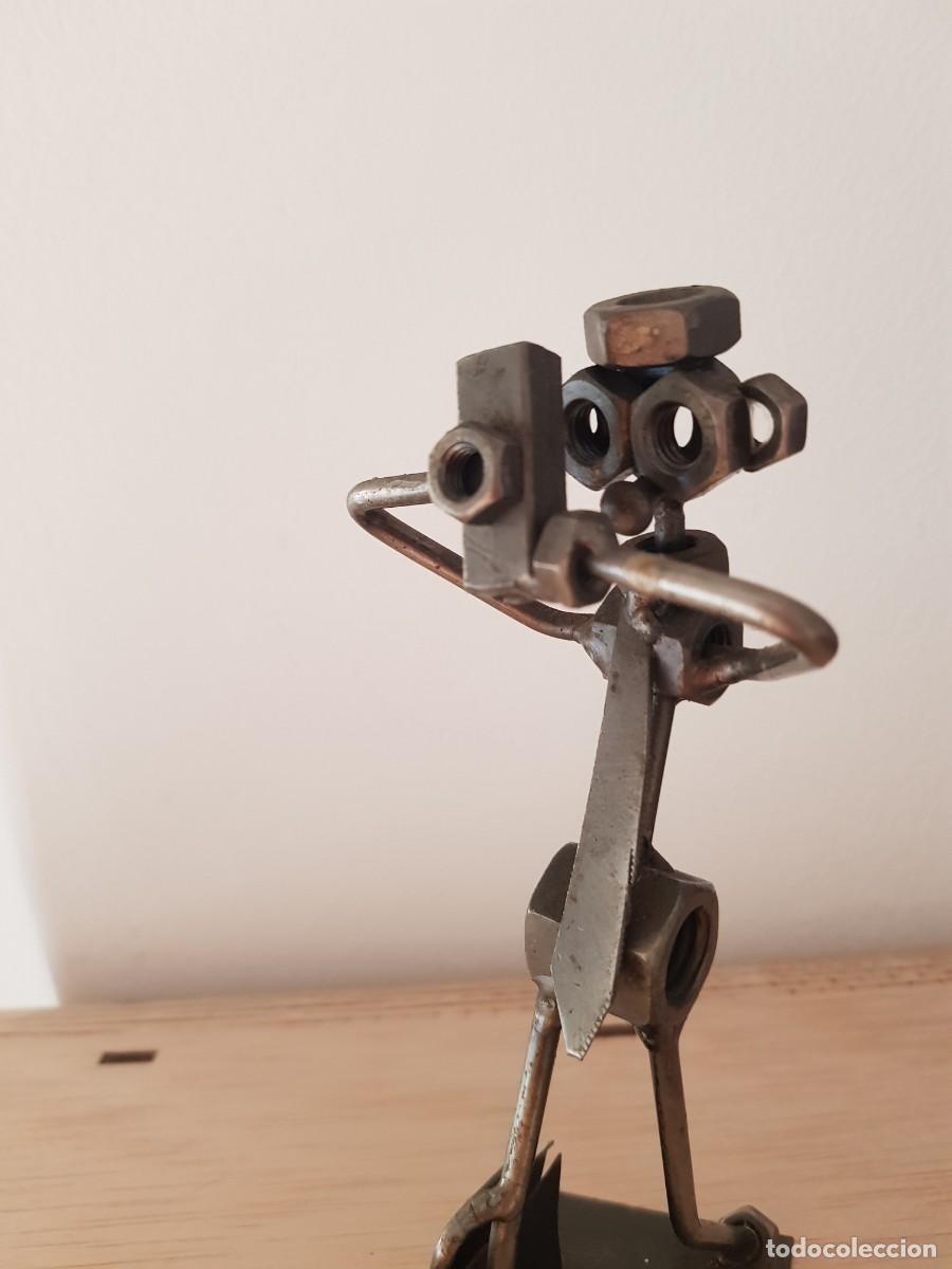 Segunda mano: BONITA FIGURA DE METAL - Foto 2