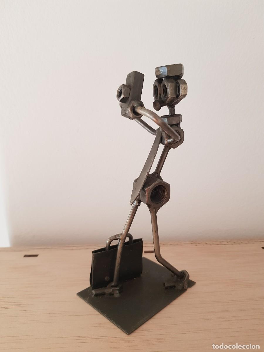 Segunda mano: BONITA FIGURA DE METAL - Foto 3