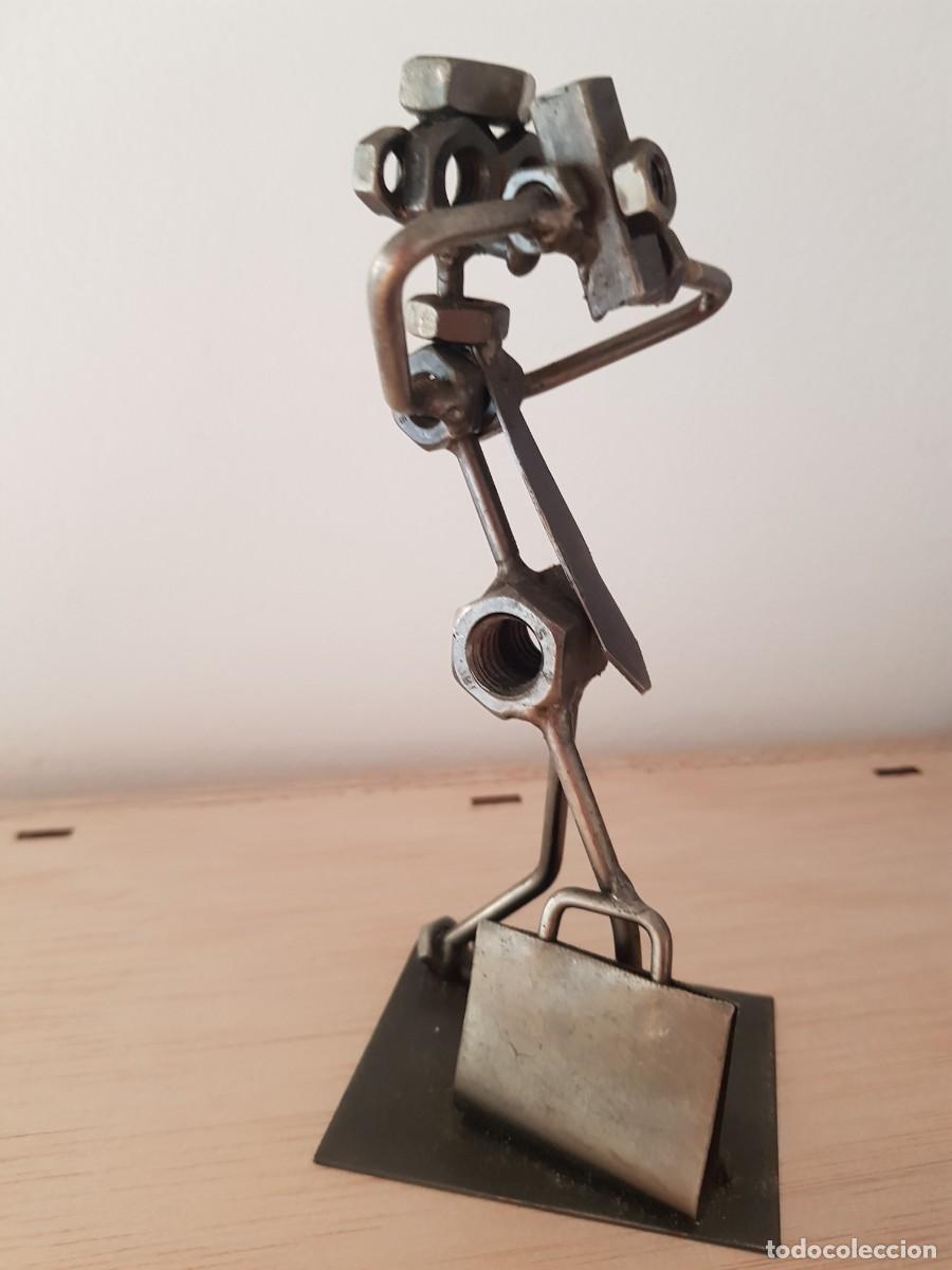 Segunda mano: BONITA FIGURA DE METAL - Foto 4