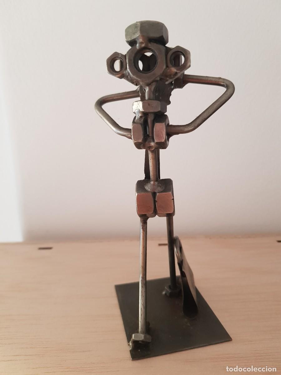 Segunda mano: BONITA FIGURA DE METAL - Foto 5