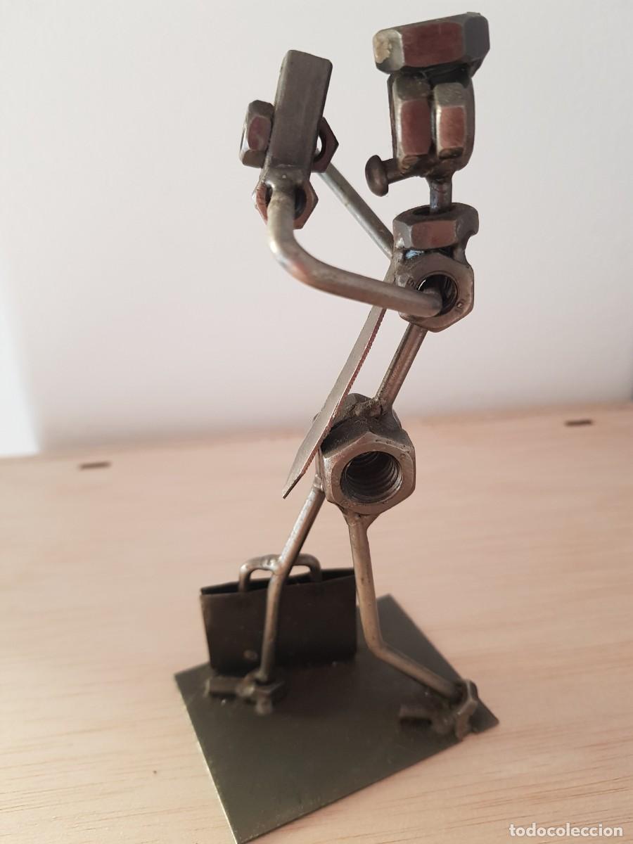 Segunda mano: BONITA FIGURA DE METAL - Foto 6