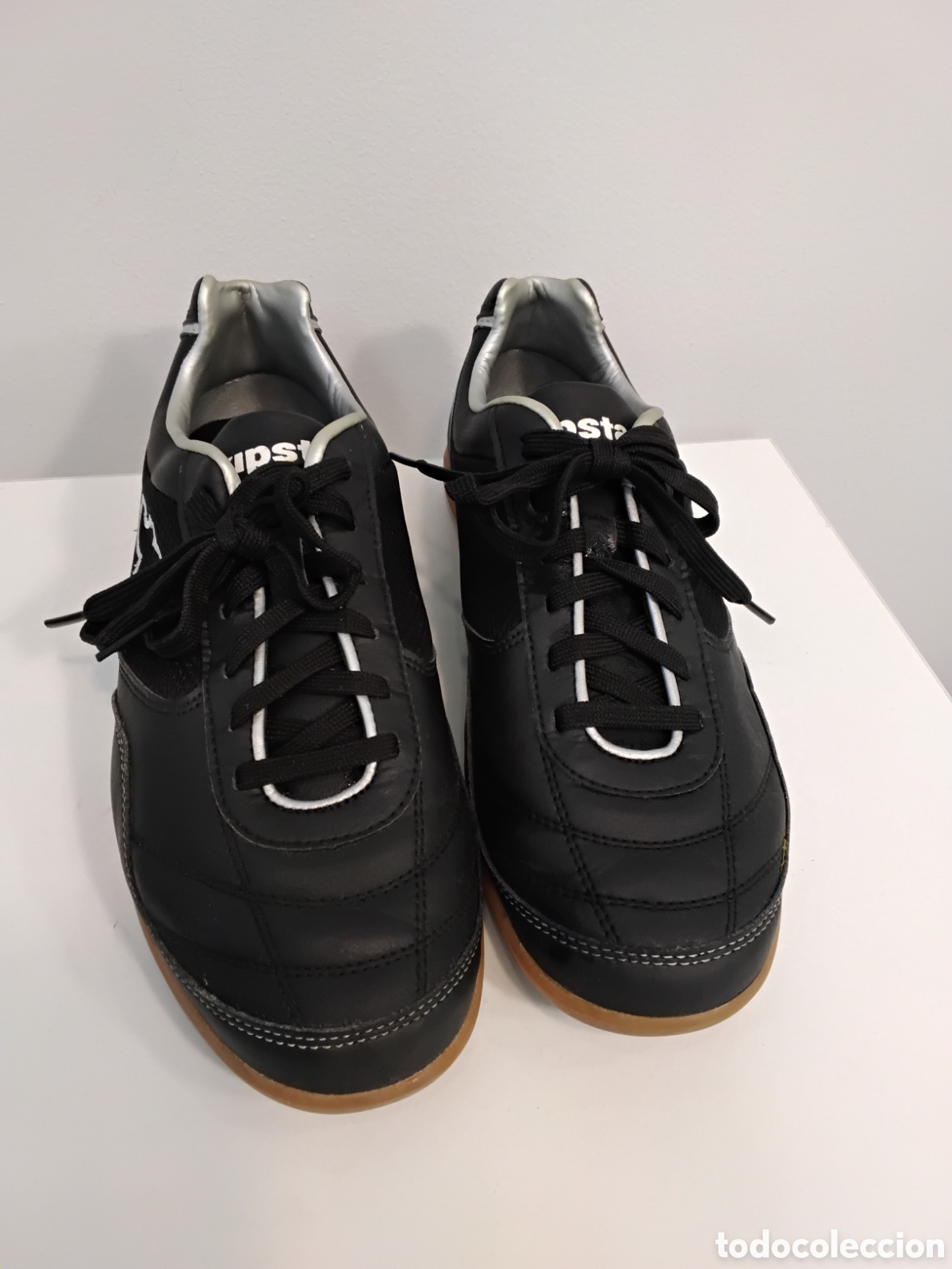 Segunda mano: Botas F&uacute;tbol Sala Kipsta Negras - Foto 4