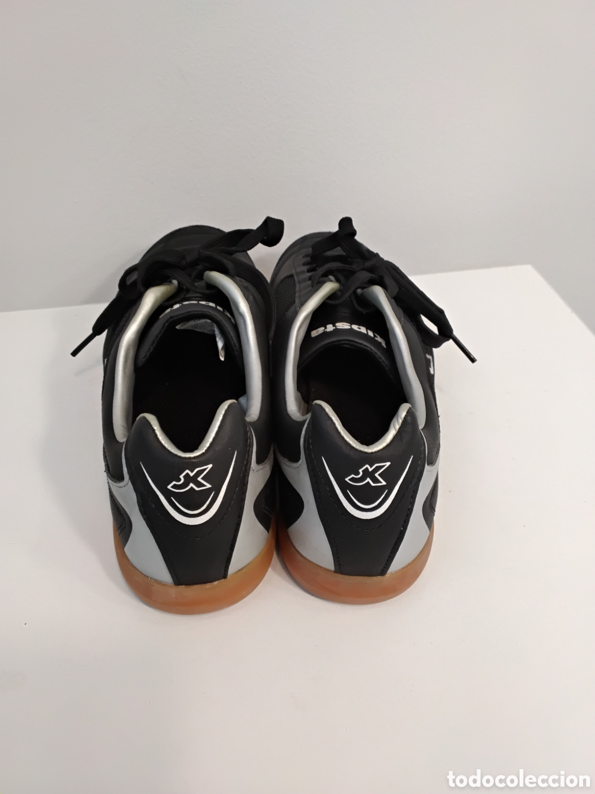 Segunda mano: Botas F&uacute;tbol Sala Kipsta Negras - Foto 5