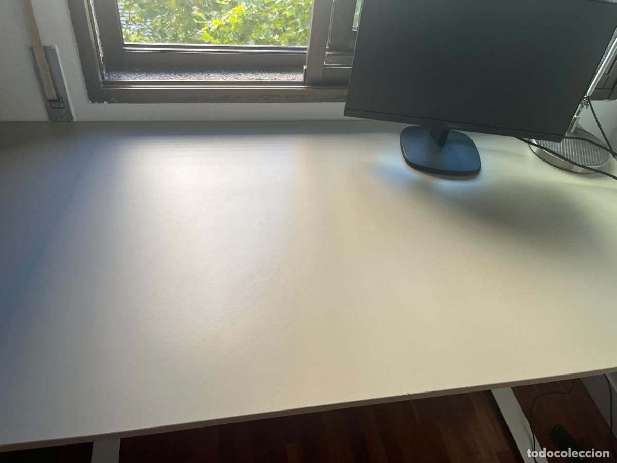Segunda mano: MESA O ESCRITORIO BLANCO DE IKEA ELEVABLE MANUALMENTE - Foto 2