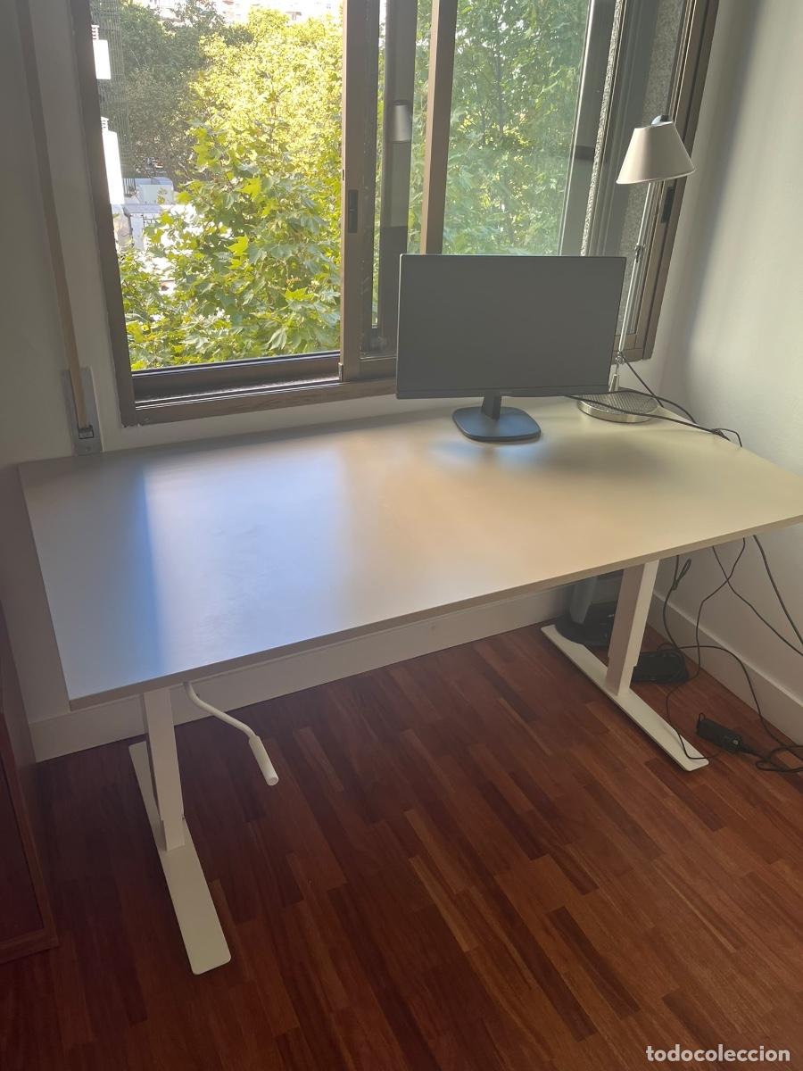 Segunda mano: MESA O ESCRITORIO BLANCO DE IKEA ELEVABLE MANUALMENTE - Foto 4