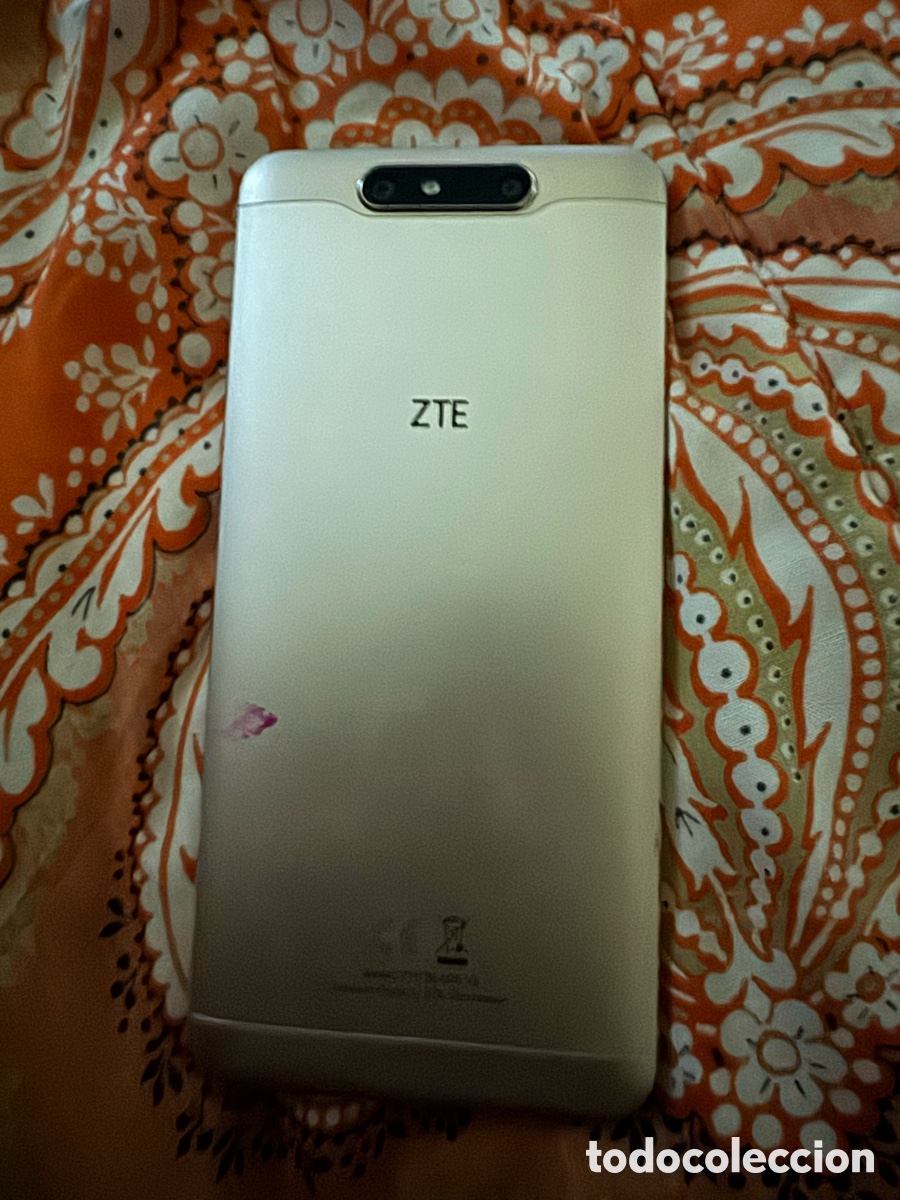 Segunda mano: M&oacute;vil zte blade v8 blanco - Foto 2