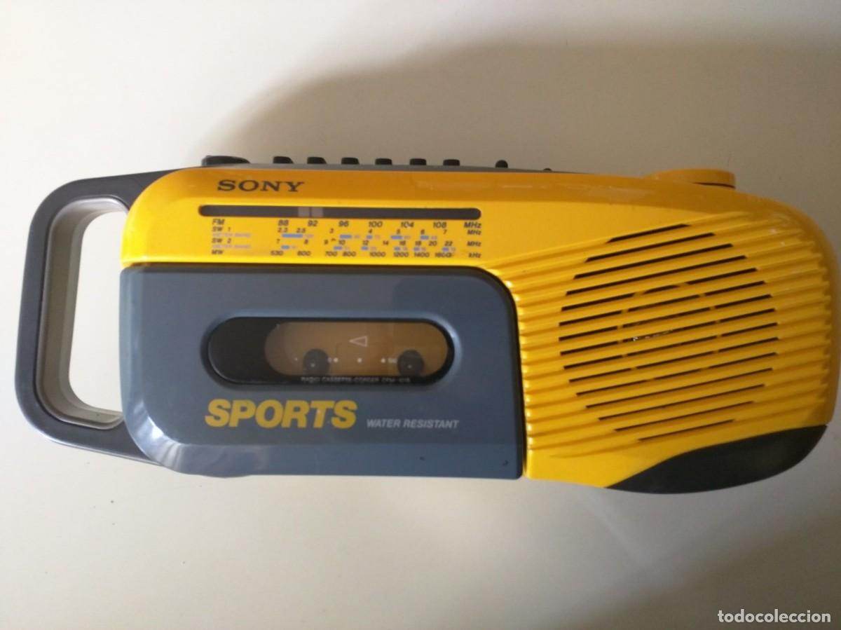 Segunda mano: RADIOCASSETTE PORTATIL VINTAGE SONY SPORTS CFM-101S A&Ntilde;OS 90