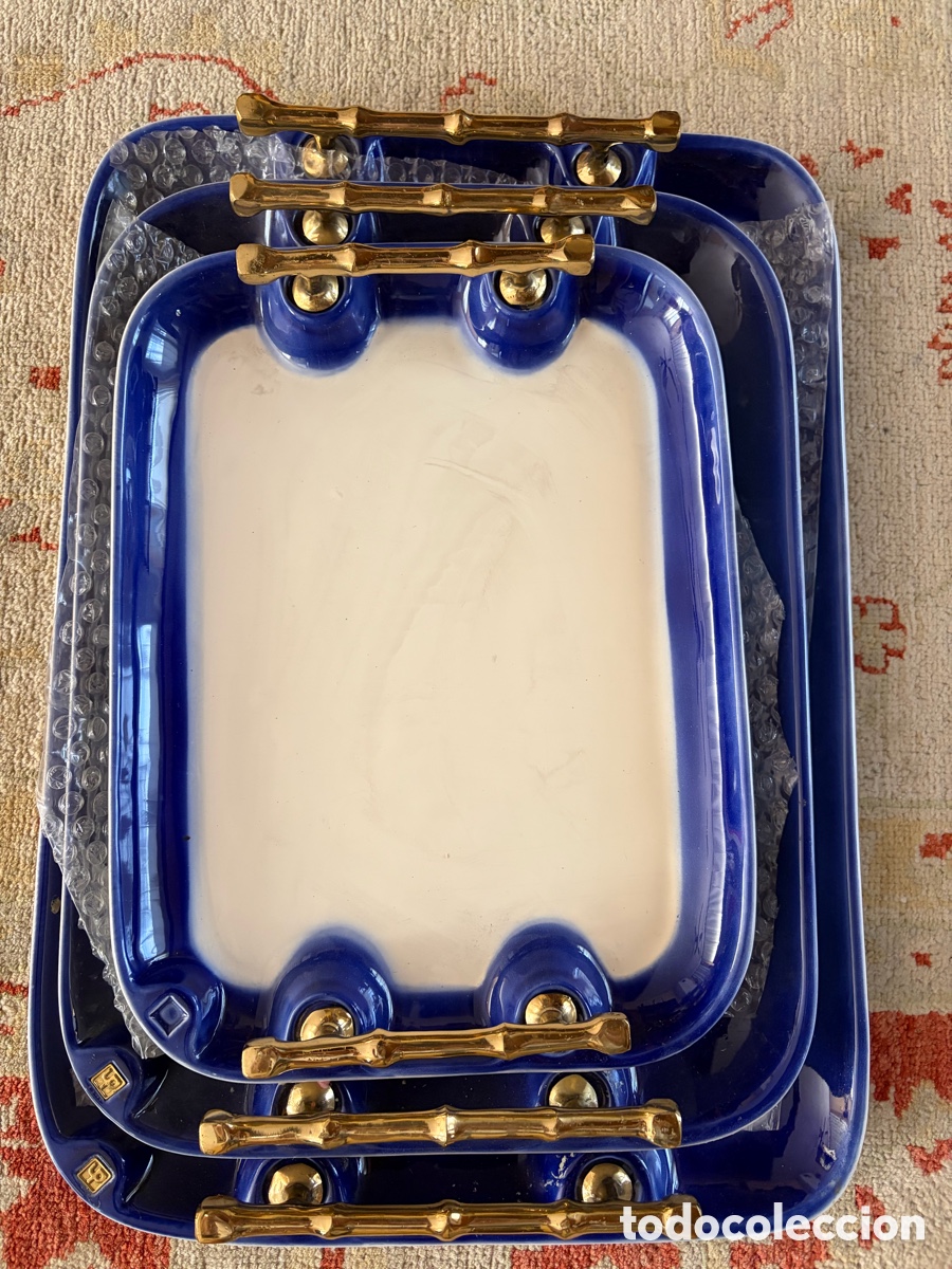 Segunda mano: Bandejas David Marshall azul y blanco y asas doradas - Foto 3