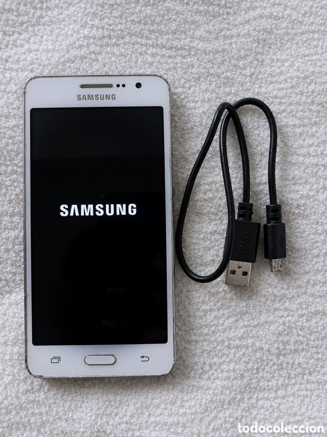 Segunda mano: Samsung Galaxy SM-G531F &mdash; En buen estado