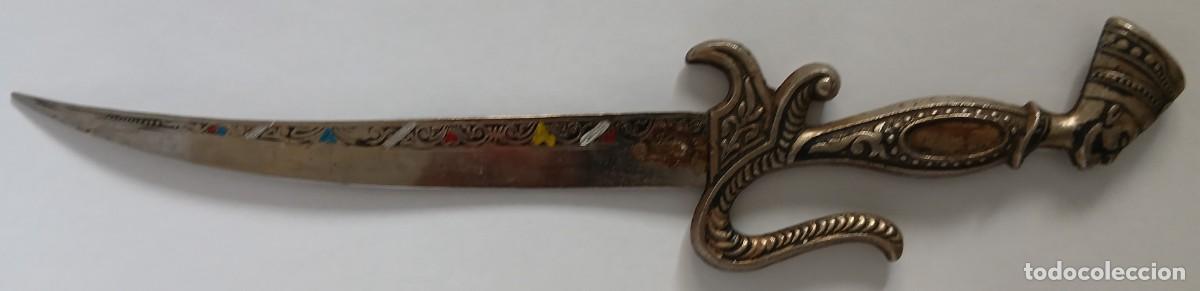 Segunda mano: (1)PU&Ntilde;AL ORIENTAL CON FUNDA DE 29 CM. - Foto 1