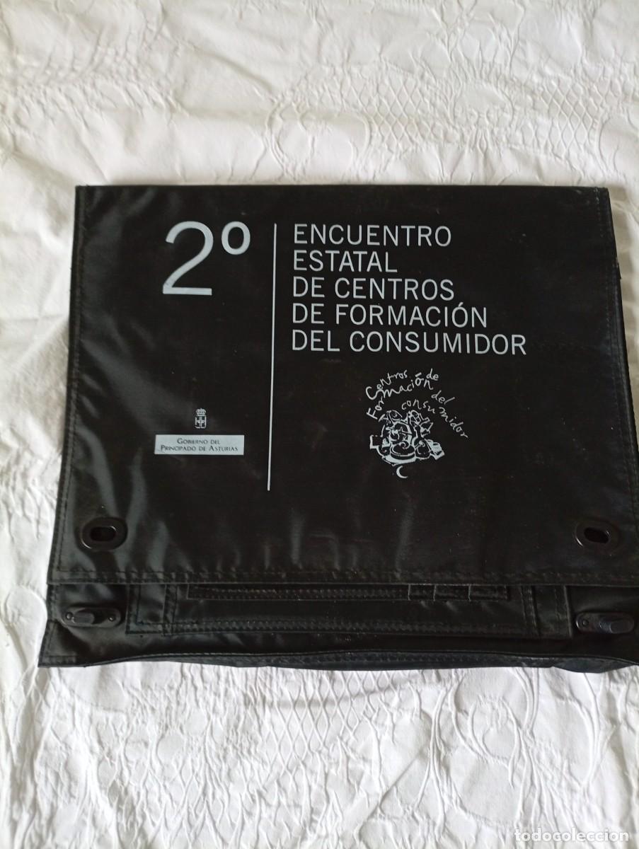 Segunda mano: Malet&iacute;n negro del 2&ordm; Encuentro Estatal de Centros de Formaci&oacute;n del Consumidor. - Dise&ntilde;o con el logo