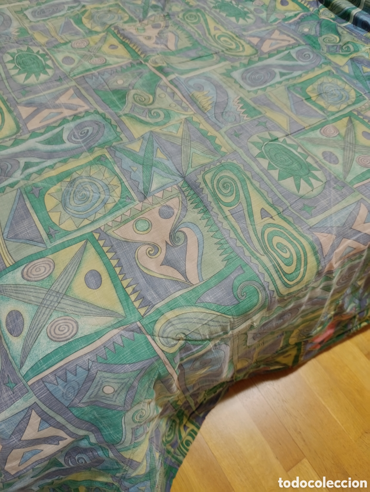 Segunda mano: Colcha de cama individual reversible - Foto 1