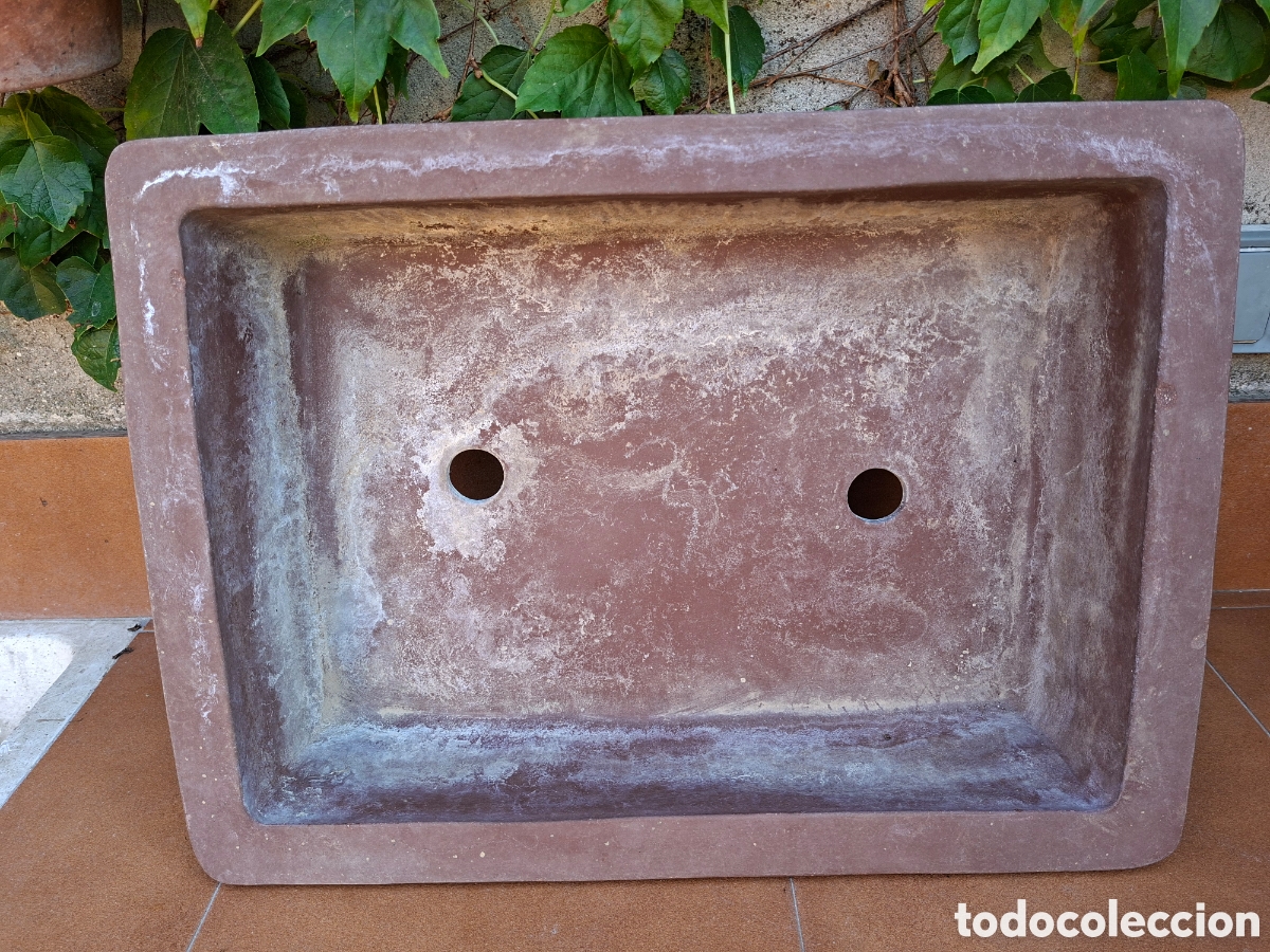 Segunda mano: Maceta Bons&aacute;i Grande de Cer&aacute;mica Rectangular (53x38x14 cm) - Sin esmaltar con relieves