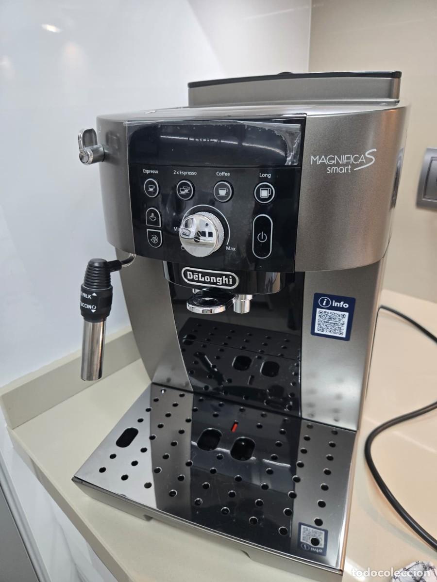 Segunda mano: Cafetera De'Longhi Magnifica S Smart