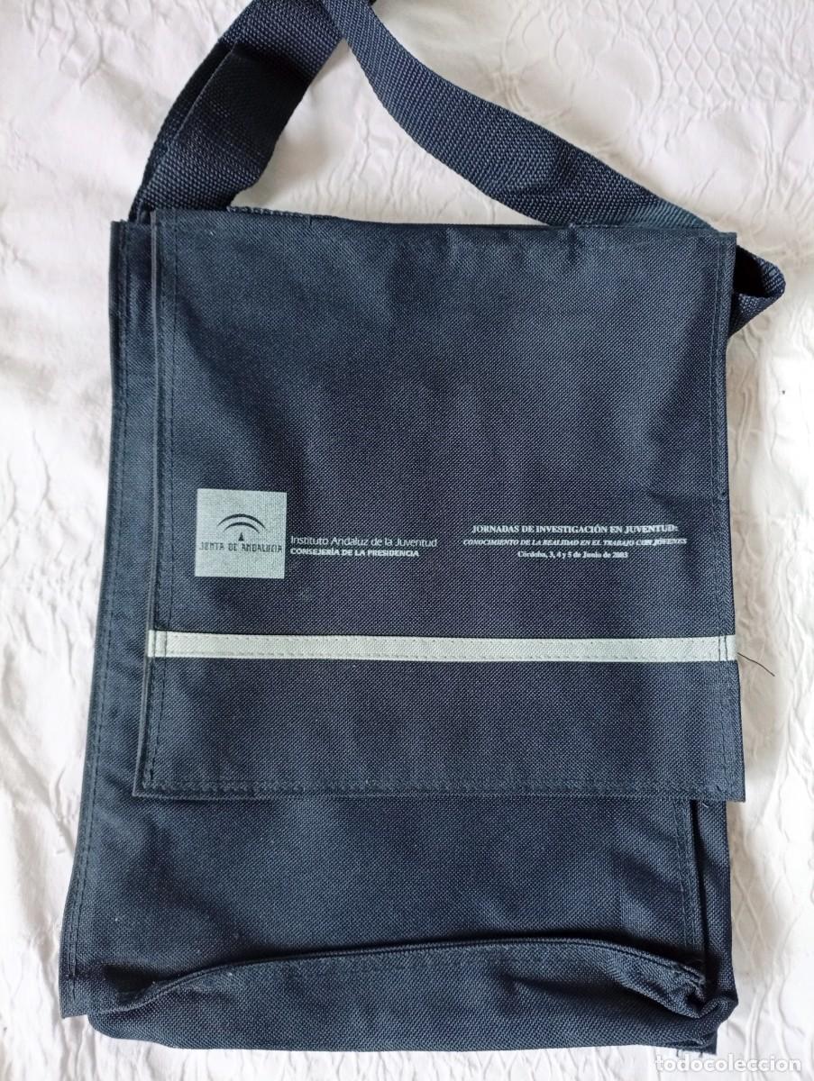 Segunda mano: Bolsa azul del Instituto Andaluz de la Juventud de las Jornadas de Investigaci&oacute;n: Conocimiento de