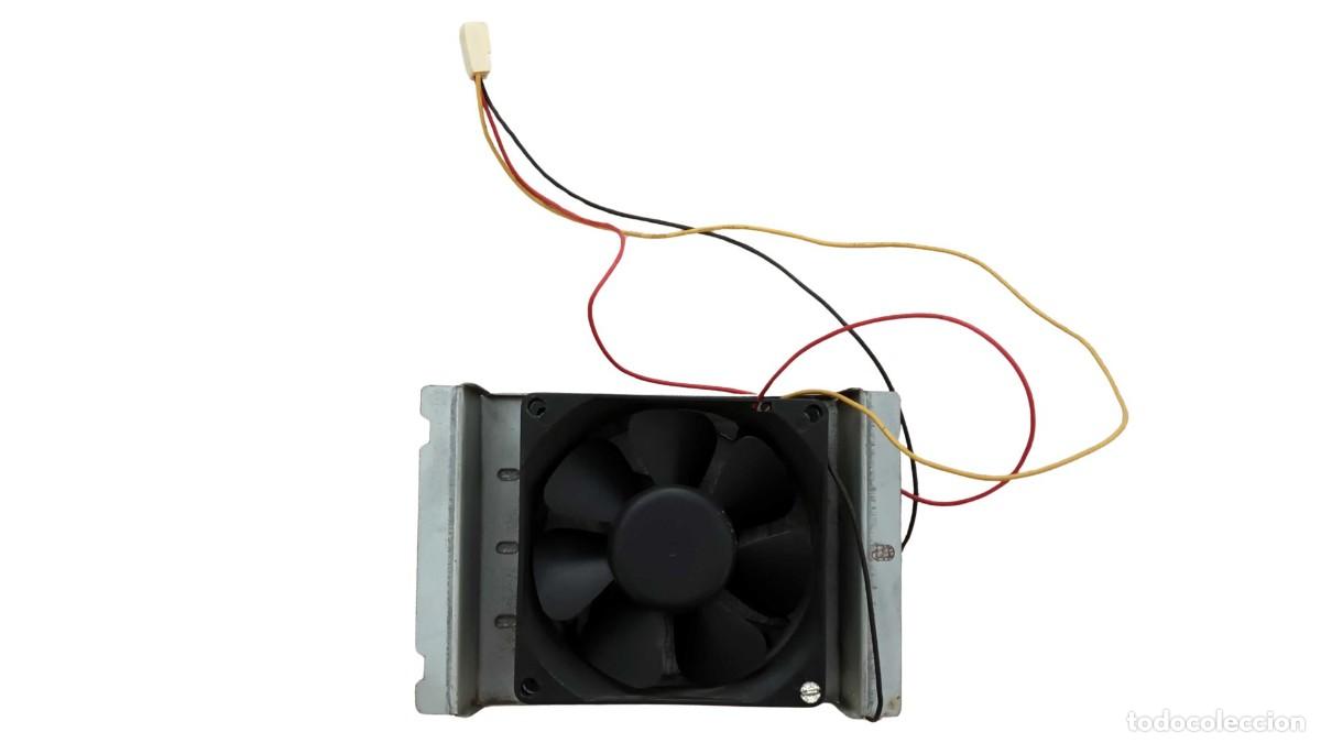Segunda mano: VENTILADOR COLORFUL CF-12825MS CON SOPORTE MET&Aacute;LICO - 12 V DC 0,14 A - REFRIGERACI&Oacute;N DE TORRE / CAJA
