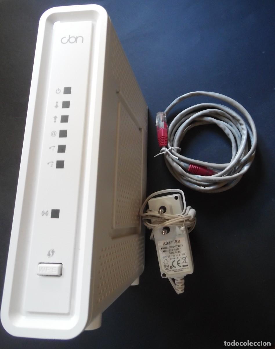 Segunda mano: R&uacute;ter inal&aacute;mbrico de la marca Compal Broadband Networks + cable + adaptador de red. Ono, Vodafone