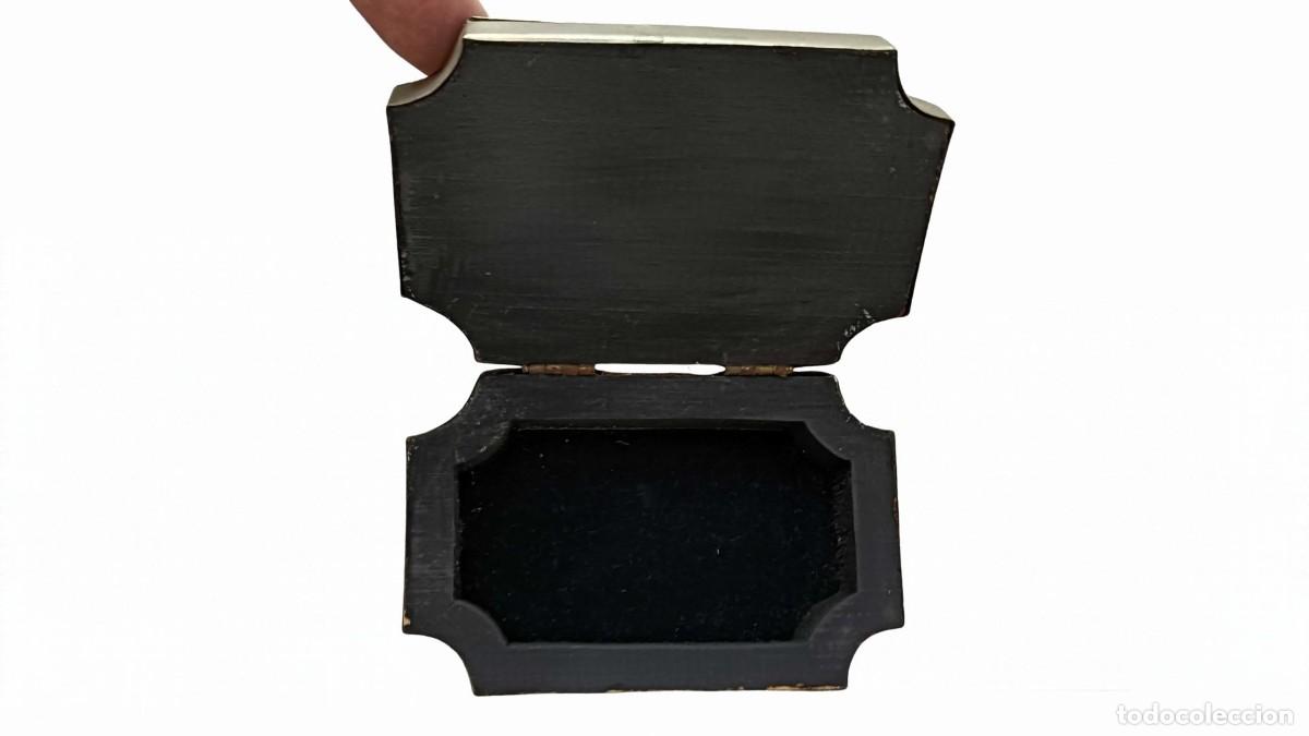 Segunda mano: ESTUCHE JOYERO VINTAGE DE METAL REPUJADO HECHO A MANO - TAPA DE COBRE CON PUNTILLADO - A&Ntilde;OS 50-70