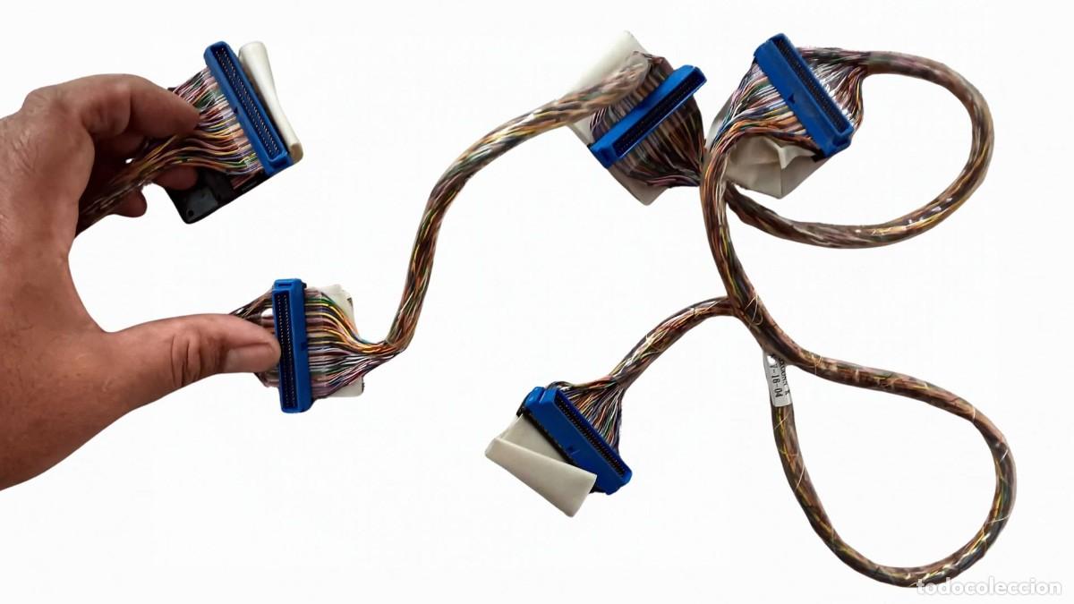 Segunda mano: CABLE SCSI INTERNO DE 68 PINES (HD68) CON TERMINADOR FOXCONN