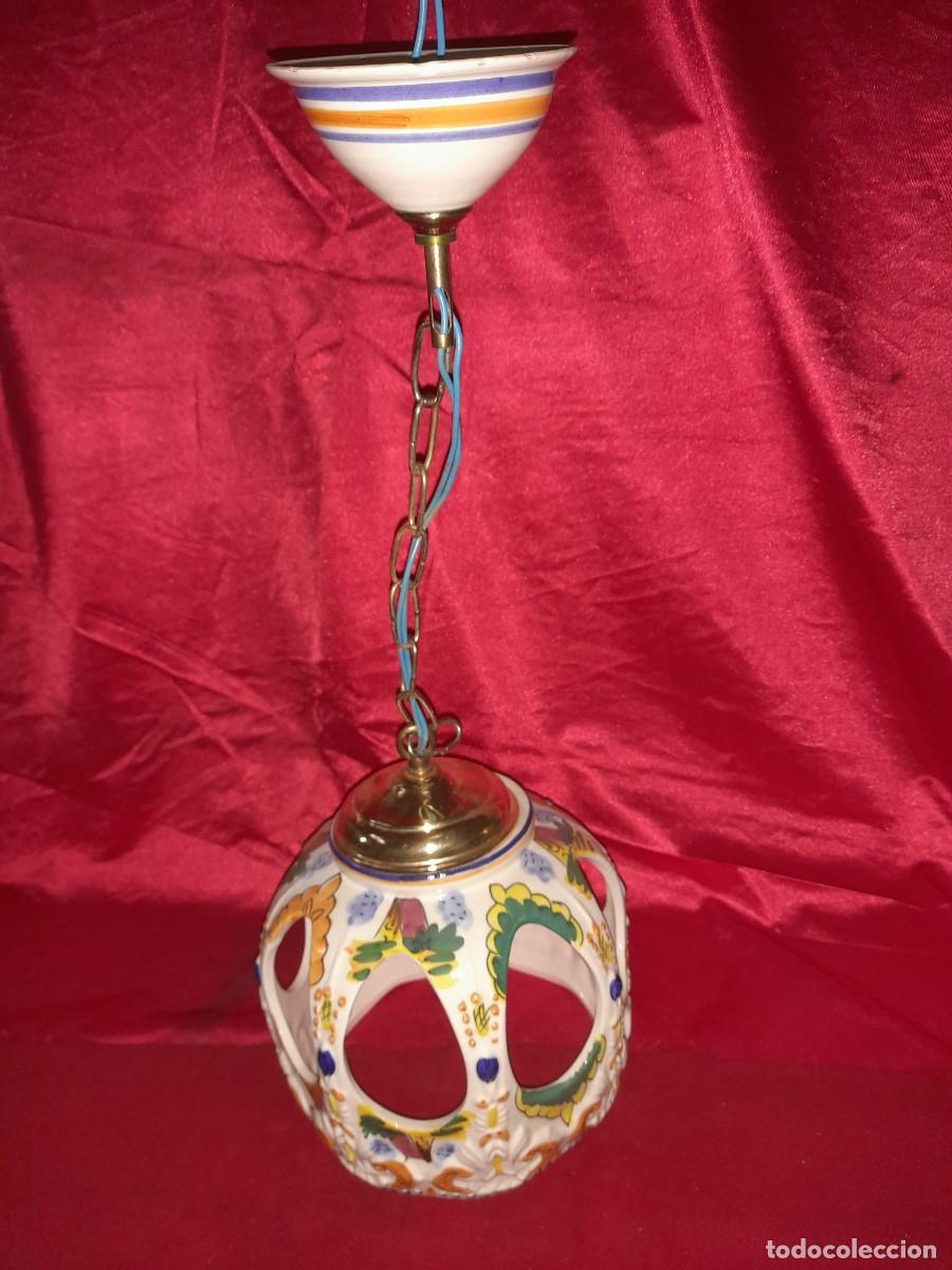 Segunda mano: Antigua L&aacute;mpara Colgante de Cer&aacute;mica Calada y Pintada a Mano - Vintage R&uacute;stica (57 cm)