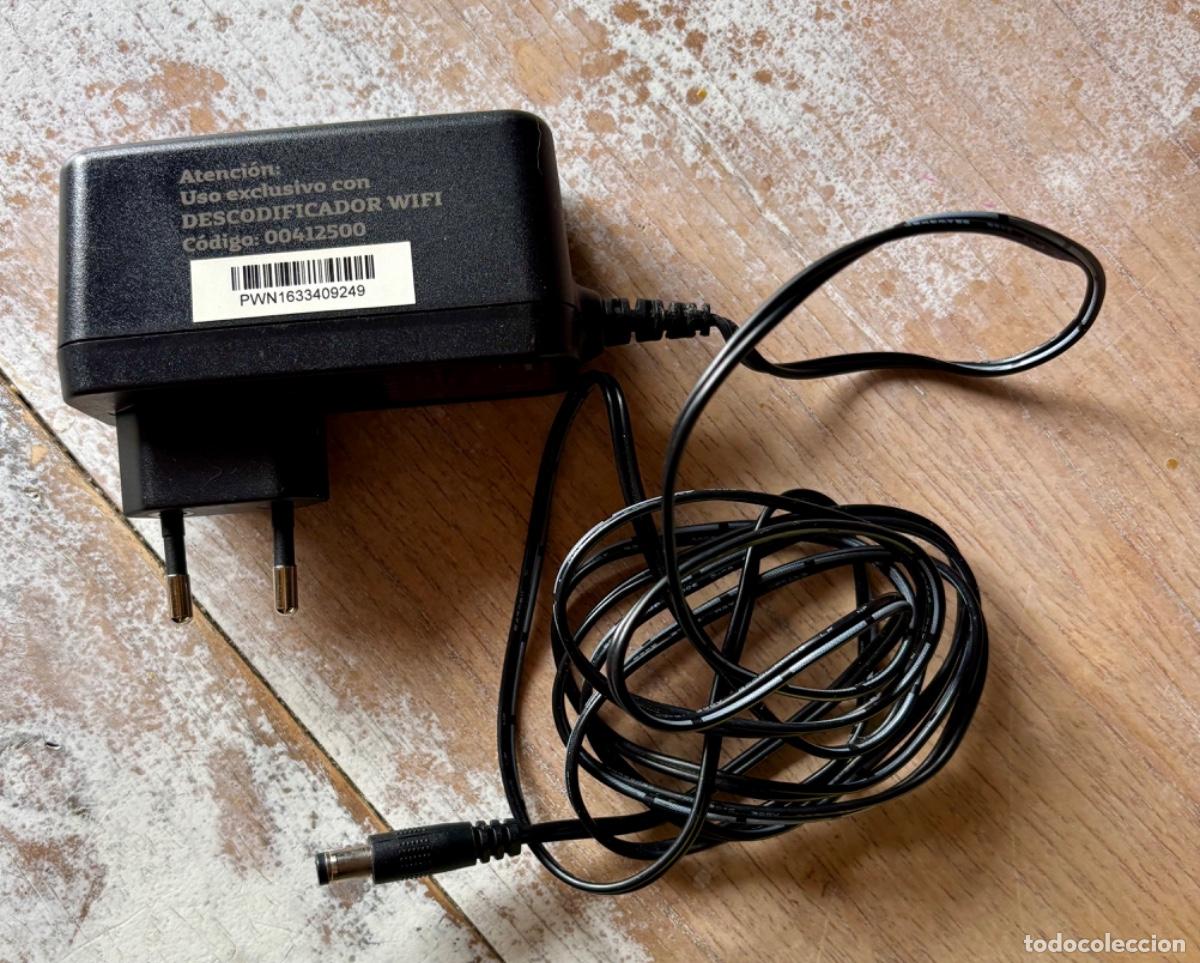 Segunda mano: Adaptador Cargador para Descodificador UHD SMART WIFI DE MOVISTAR.