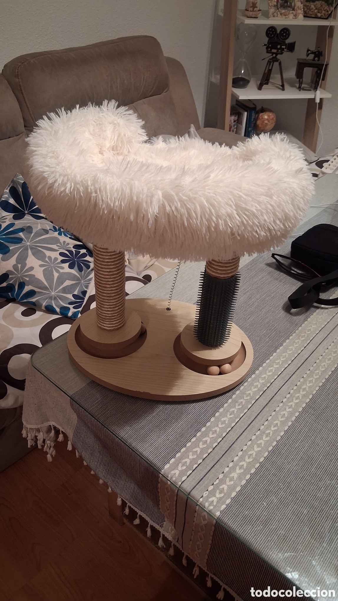 Segunda mano: Rascador para gatos con cama mullida - Foto 2