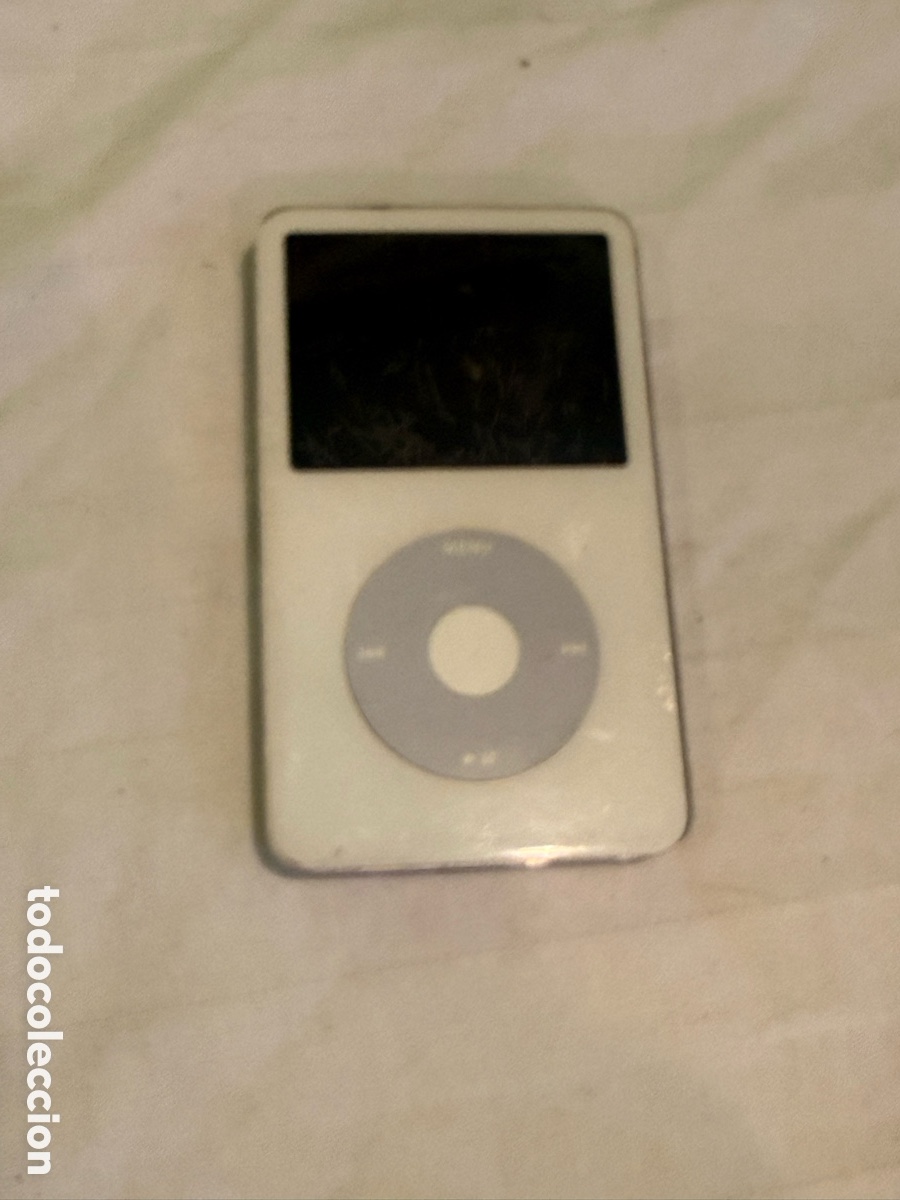 Segunda mano: APPLE iPOD VIDEO 5.&ordf; GENERACI&Oacute;N 30 GB BLANCO &ndash; A&Ntilde;OS 2005-2006