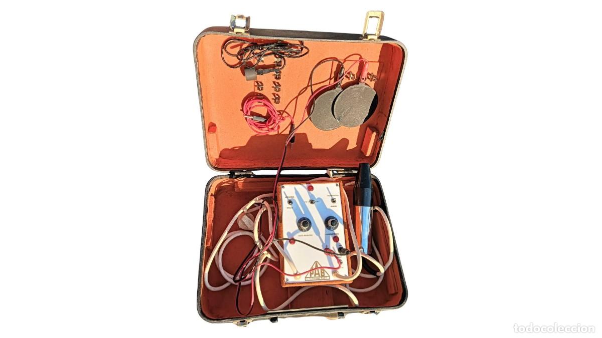 Segunda mano: APARATO DE ELECTROTERAPIA PORT&Aacute;TIL DE ALTA FRECUENCIA P.A.B. PAR&Iacute;S - EN MALET&Iacute;N - VINTAGE A&Ntilde;OS 50/