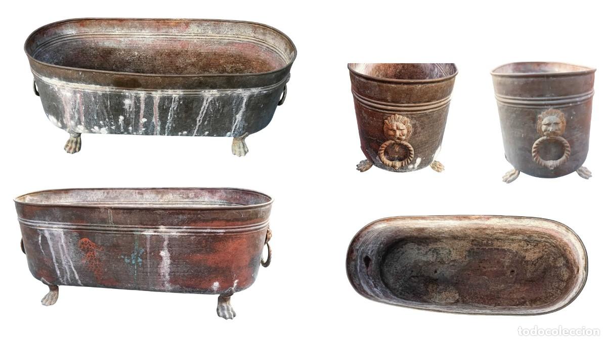 D'Occasion: BA&Ntilde;ERA/CARBONERA DECORATIVA DE COBRE REPUJADO - PATAS Y ASAS DE MASCAR&Oacute;N DE LE&Oacute;N - ESTILO VICTORIANO