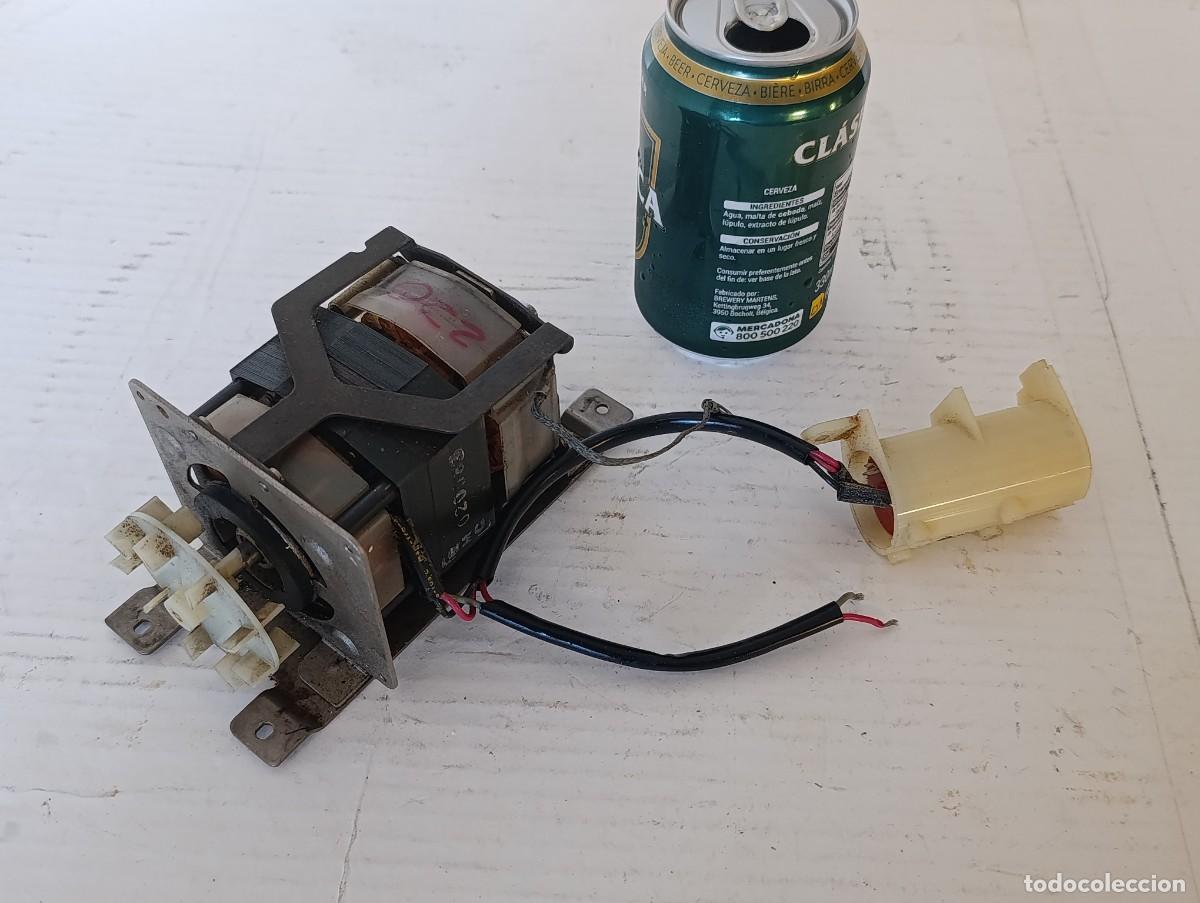 Segunda mano: Motor ventilador 220V 35W BMC 020083 con condensador