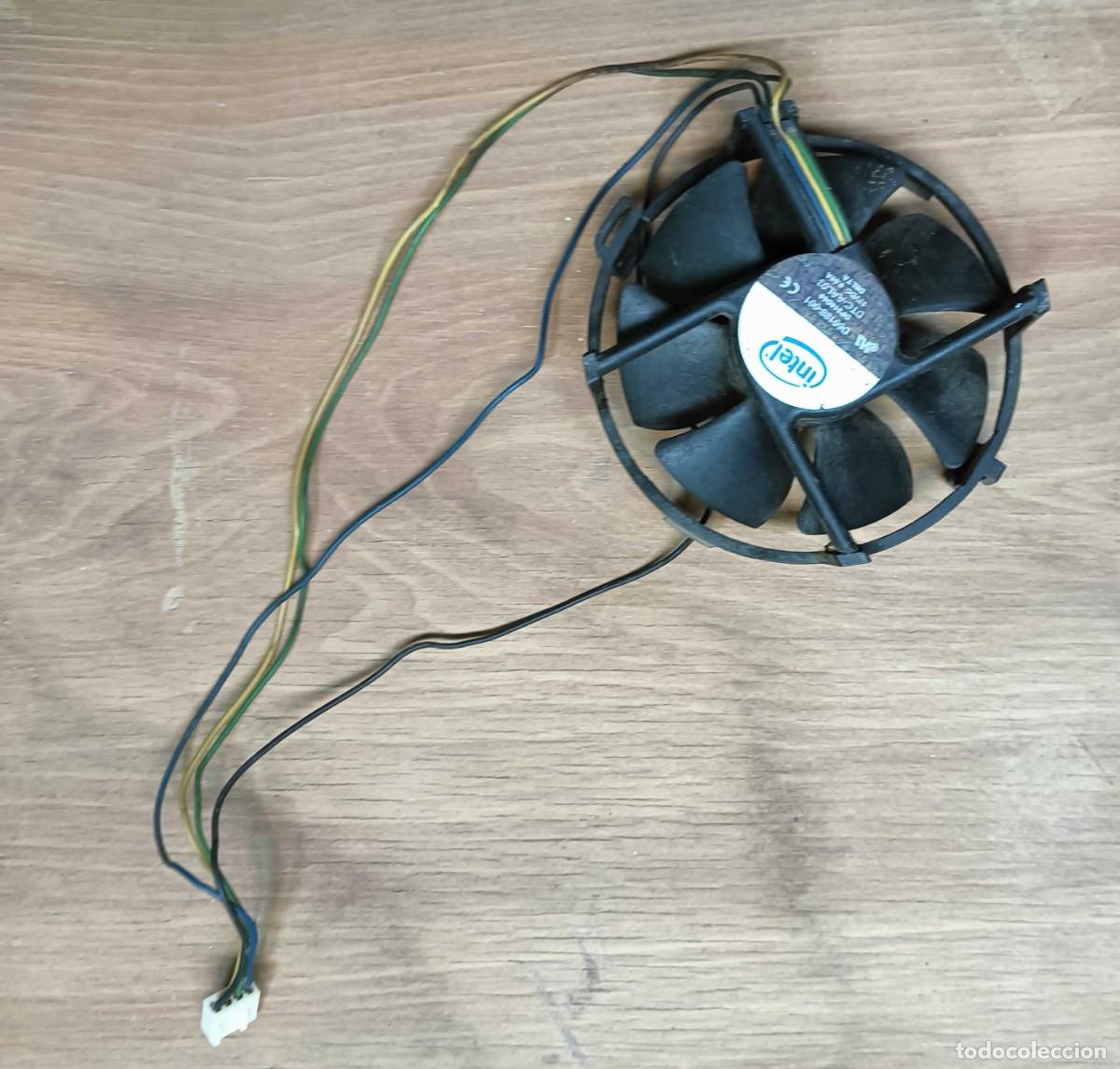Segunda mano: VENTILADOR INTEL ORIGINAL PARA DISIPADOR DE PROCESADOR LGA775 - 4 PINES - ENTIUM 4 / CORE 2 DUO