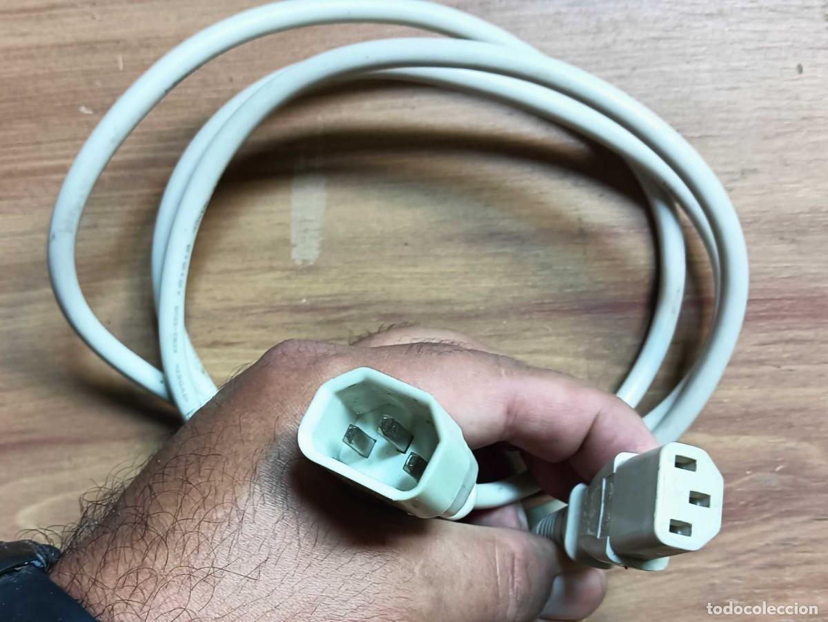 Segunda mano: CABLE DE ALIMENTACI&Oacute;N ALARGADOR IEC C14 MACHO A C13 HEMBRA - 2 METROS - BLANCO/GRIS - PC, MONITOR