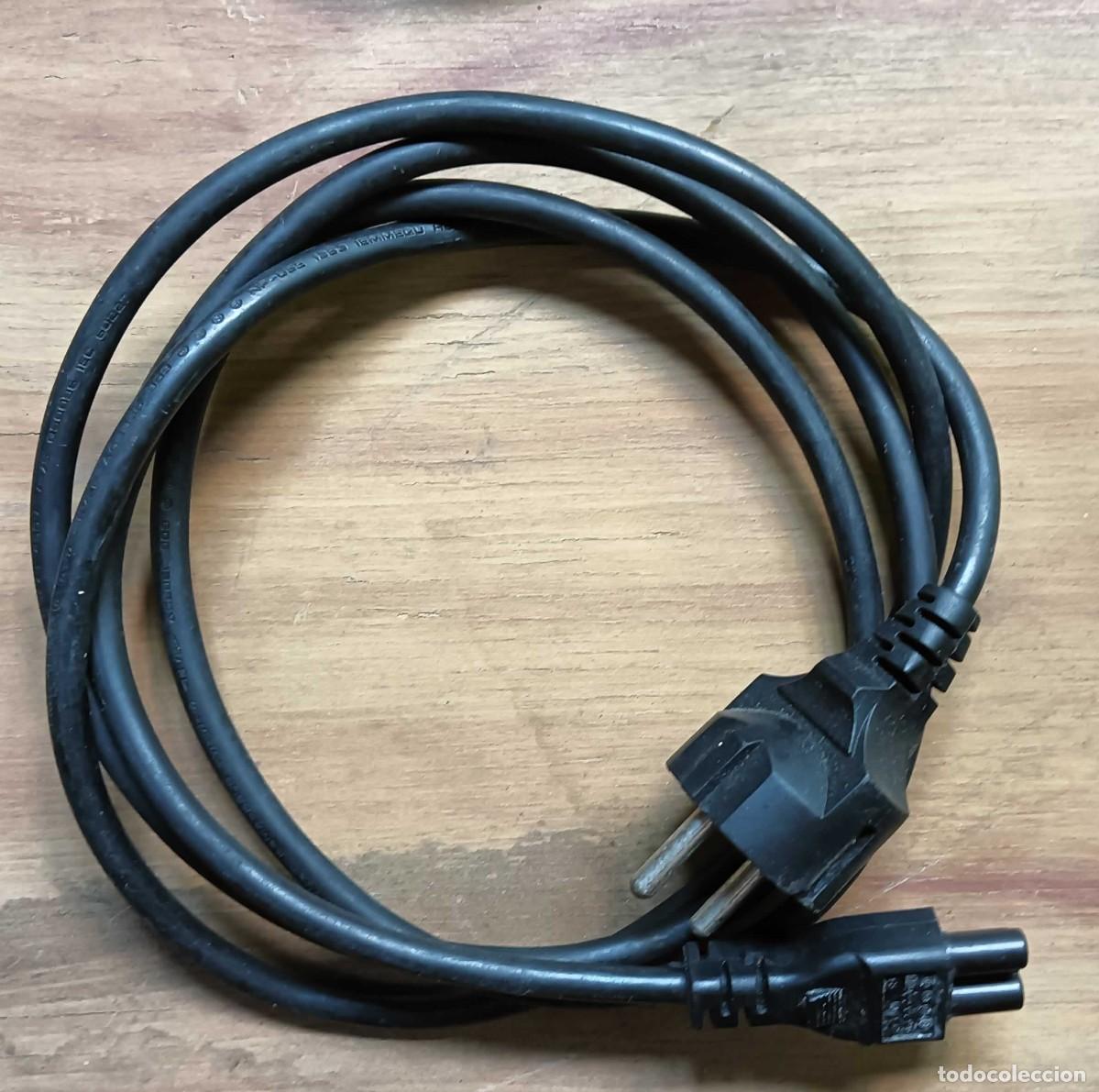 Segunda mano: CABLE DE ALIMENTACI&Oacute;N TR&Eacute;BOL IEC C5 (MICKEY MOUSE) A SCHUKO TIPO F - 2 METROS - PORT&Aacute;TIL, MONITOR
