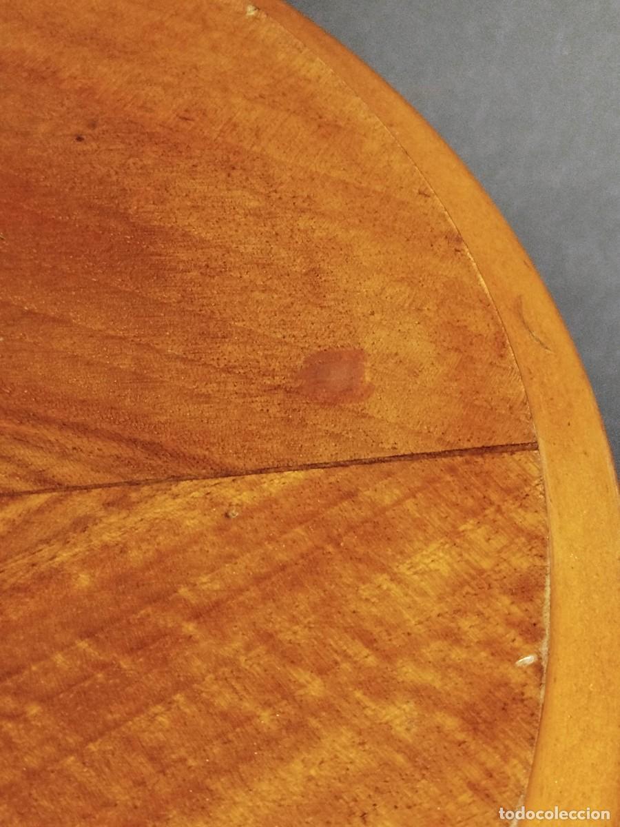 Segunda mano: MESILLA DE NOCHE DE MADERA OVALADA - Foto 8